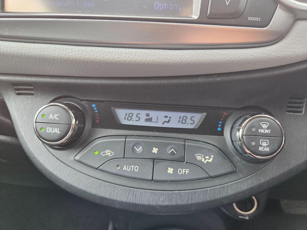 
								2012 Toyota Yaris 1.5L VVT-h – £1460 full									