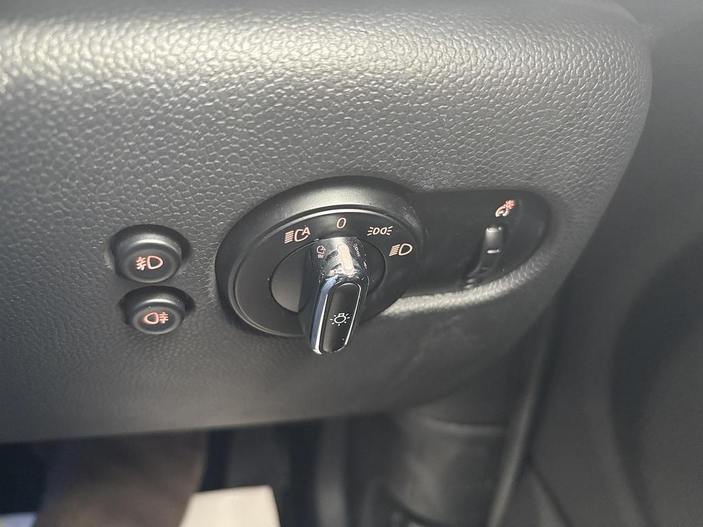 
								2015 MINI Cooper 1.5L 5dr – £1520 full									