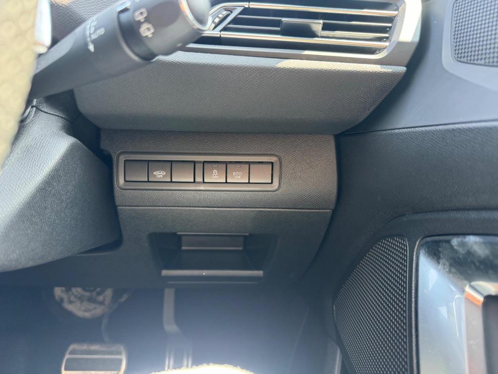 
								2015 Peugeot 308 SW 2.0L BlueHDi GT – £1400 full									
