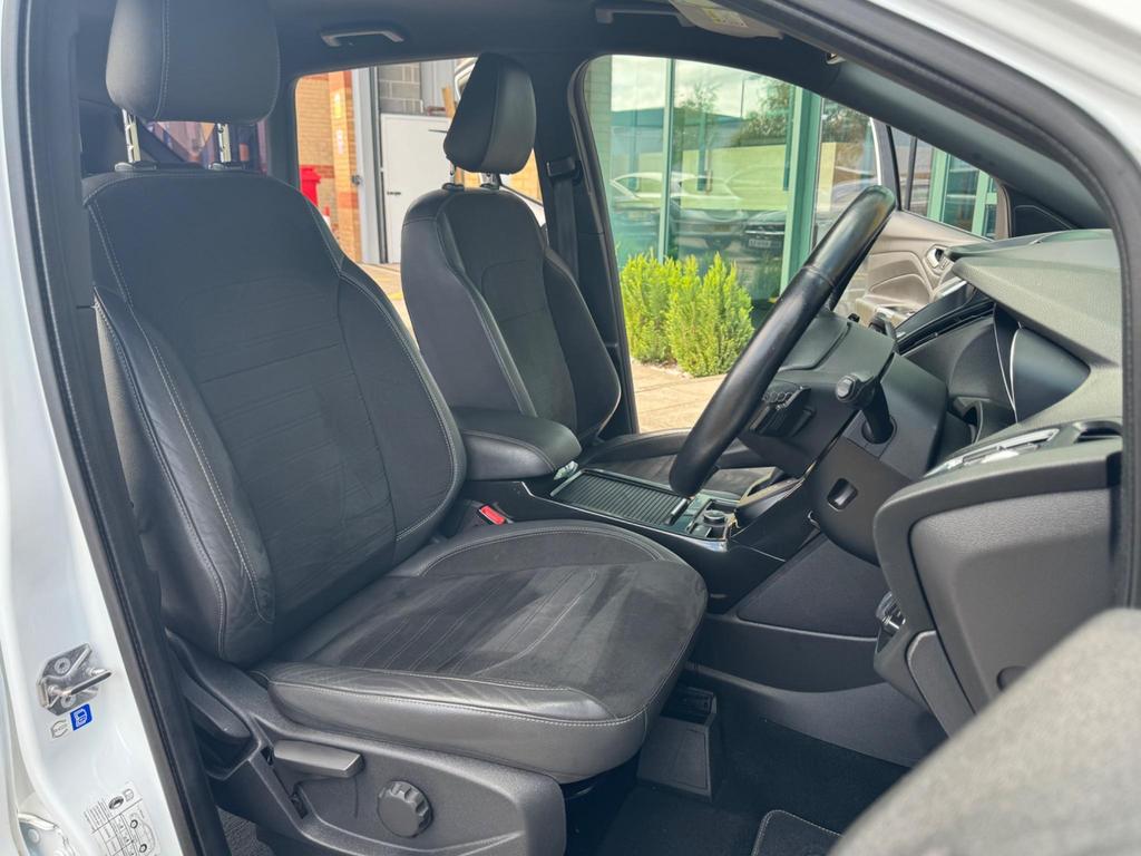 
								2017 Ford Kuga 1.5L TDCi ST-Line Powershift – £1750 full									
