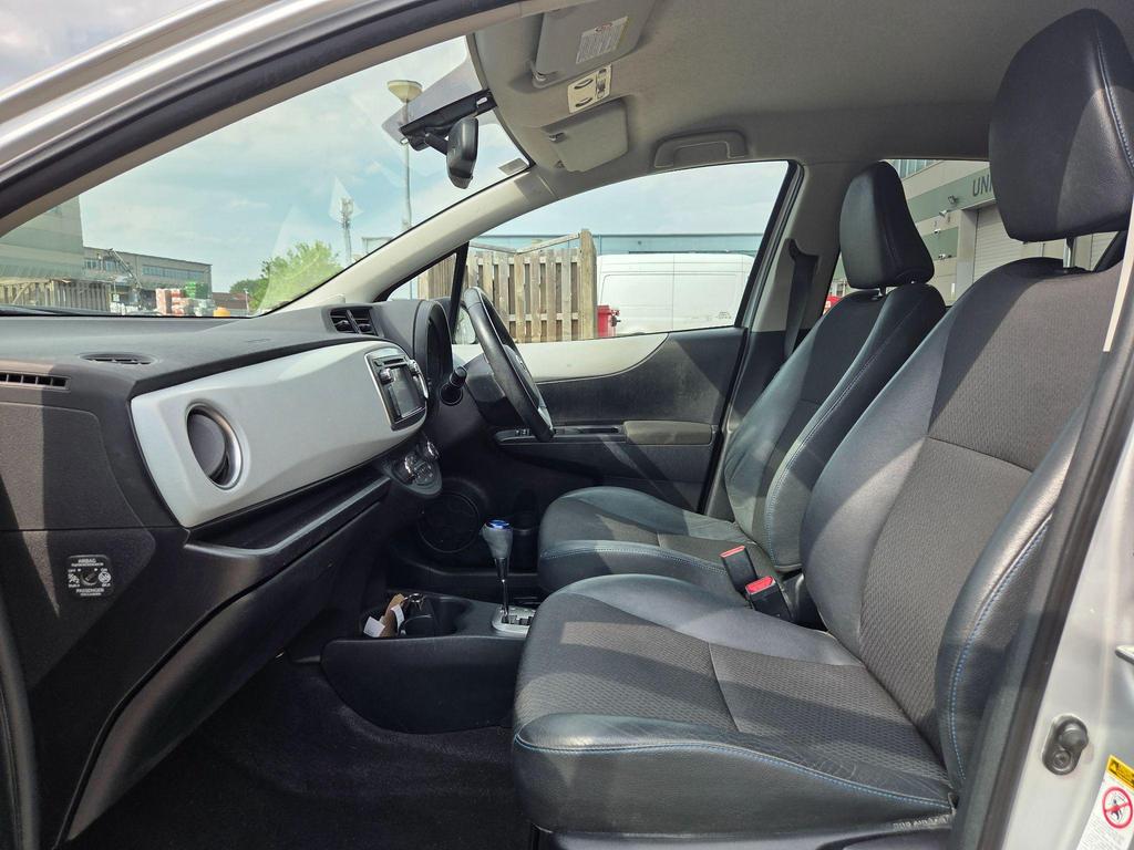 
								2012 Toyota Yaris 1.5L VVT-h – £1460 full									