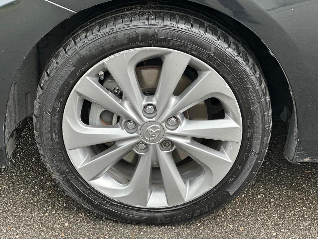 
								2014 Toyota Auris 1.8L VVT-h Petrol Hybrid – £1545 full									