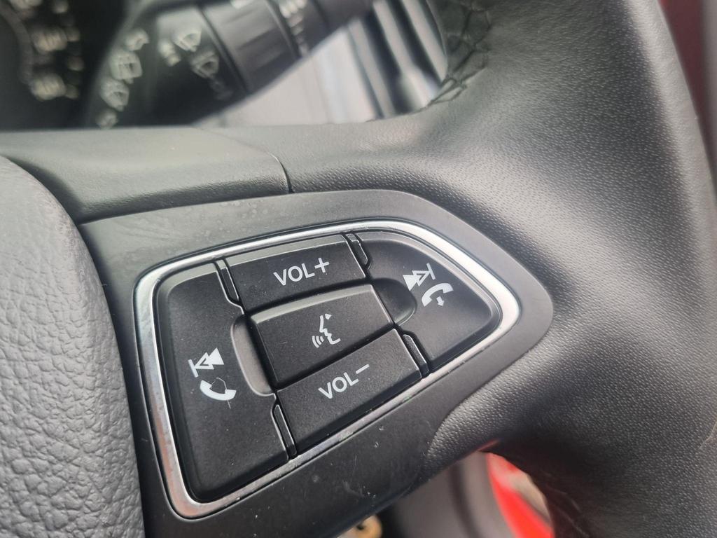 
								2016 Ford Focus 1.0T EcoBoost Zetec – £1645 full									