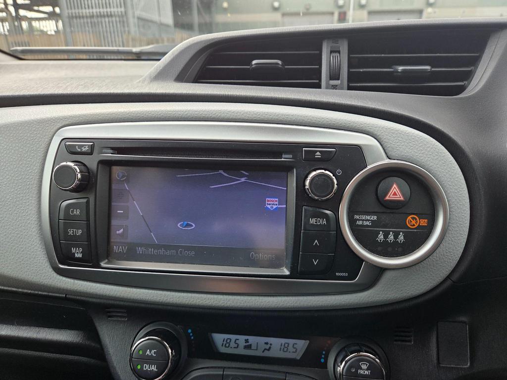 
								2012 Toyota Yaris 1.5L VVT-h – £1460 full									