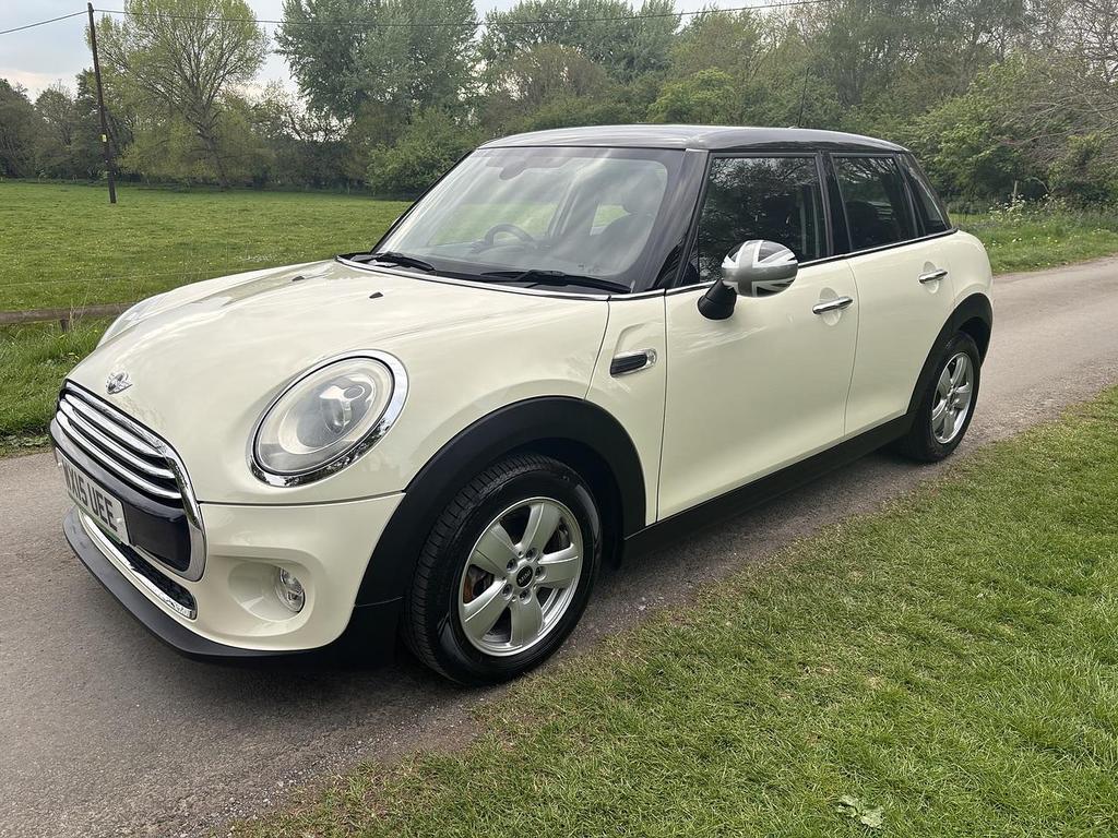 
								2015 MINI Cooper 1.5L 5dr – £1520 full									