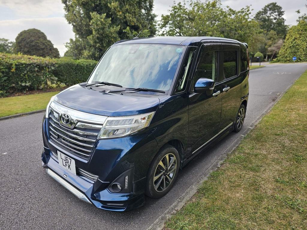 
								2017 Toyota Roomy 1.3L Turbo – £1600 full									