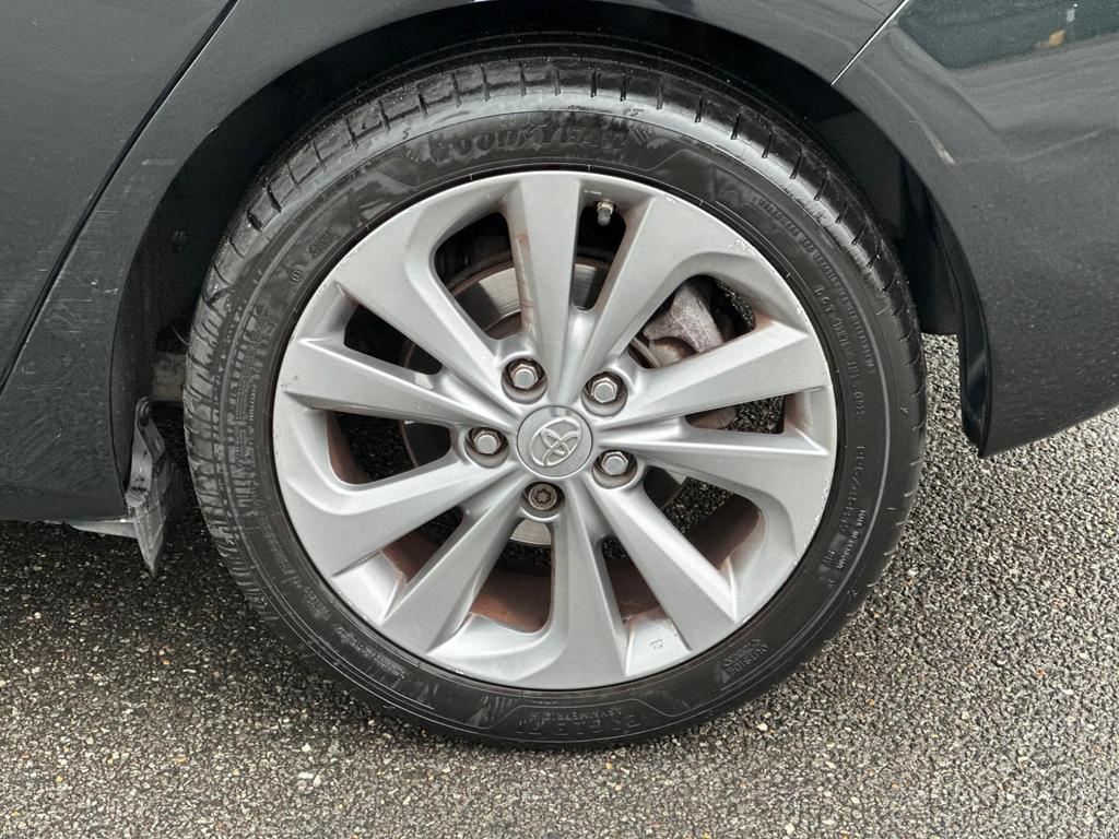 
								2014 Toyota Auris 1.8L VVT-h Petrol Hybrid – £1545 full									