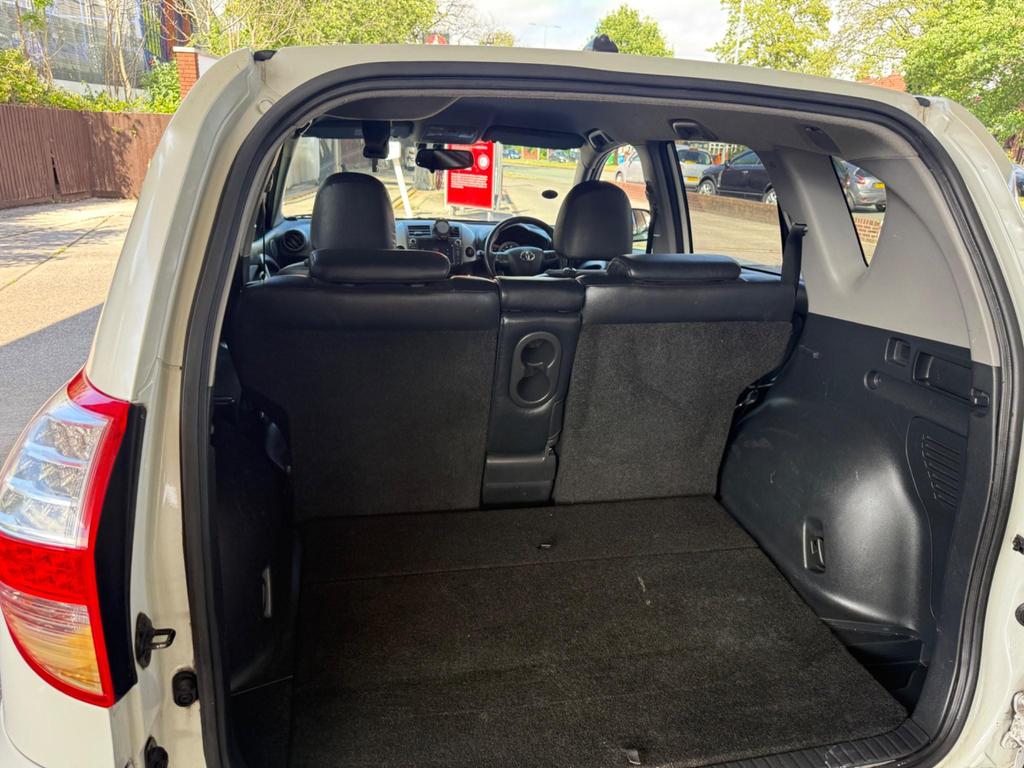 
								2011 Toyota RAV4 2.2L D-CAT SR – £1680 full									