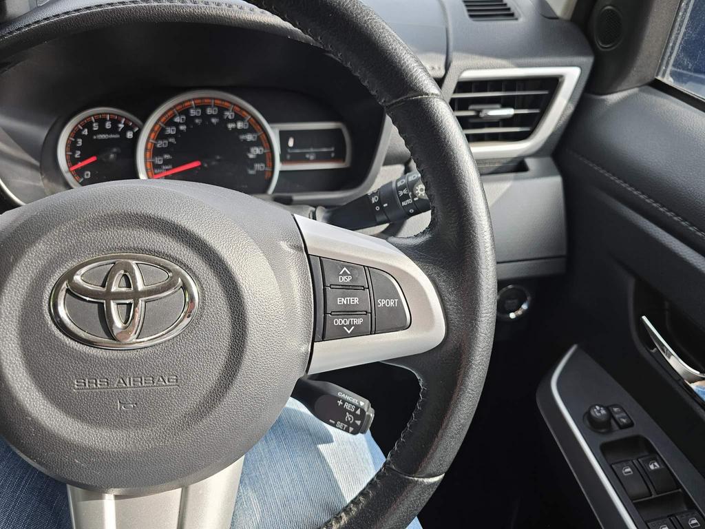 
								2017 Toyota Roomy 1.3L Turbo – £1600 full									