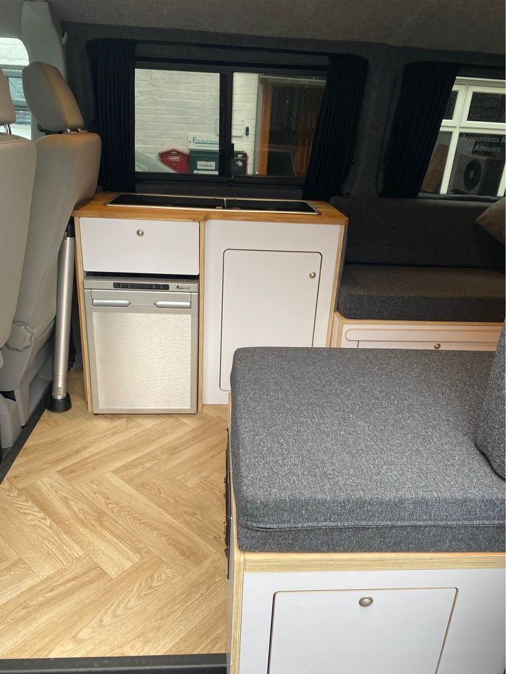 
								2015 Volkswagen Transporter 2.0L T5.1 T30 – £4000 full									