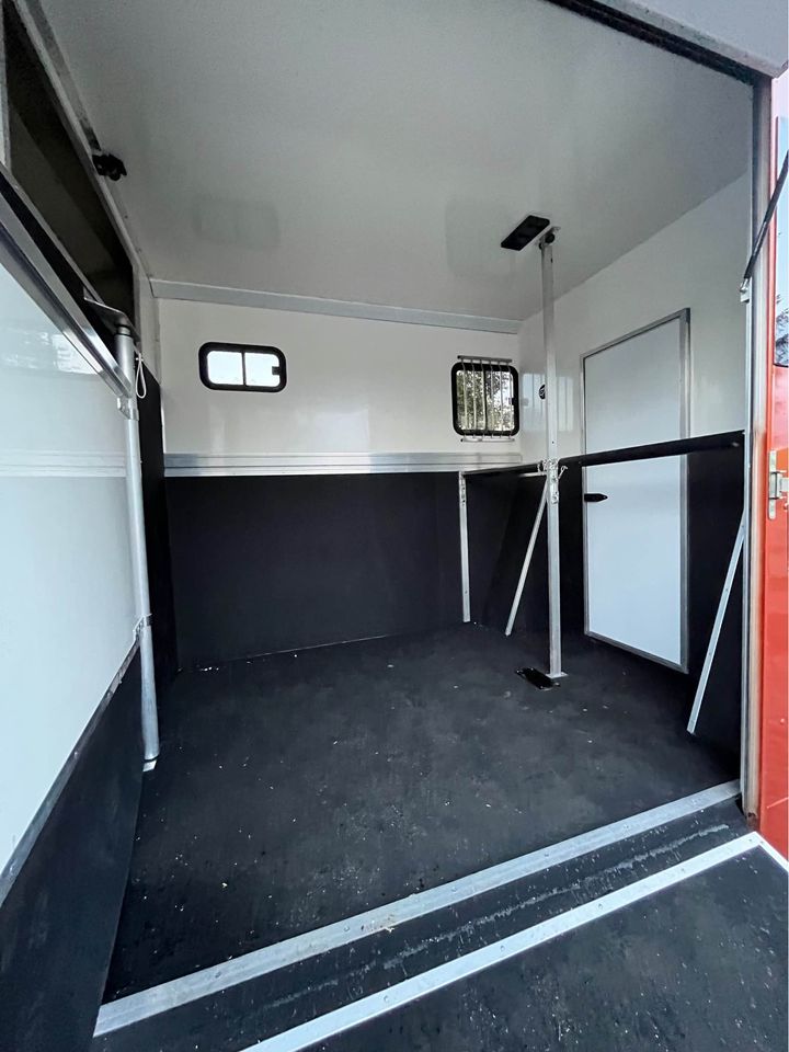 
								2018 Nissan NV400 2.3L 3.5T New Build Fotheringham 35 – £4000 full									