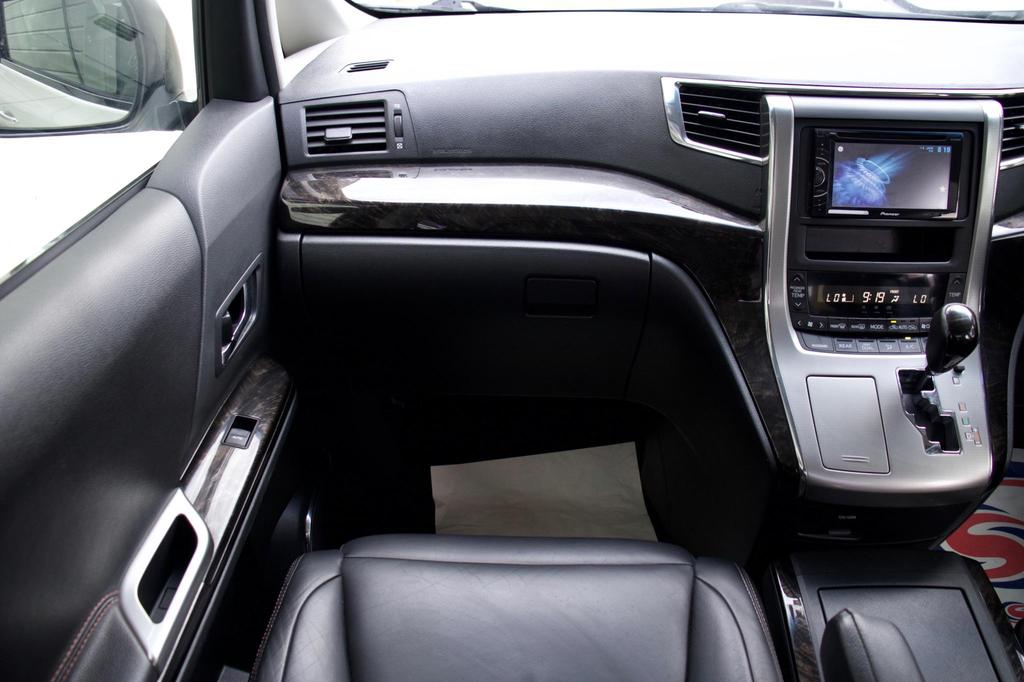 
								2014 Toyota Vellfire 2.4L Premium Modellista – £2000 full									
