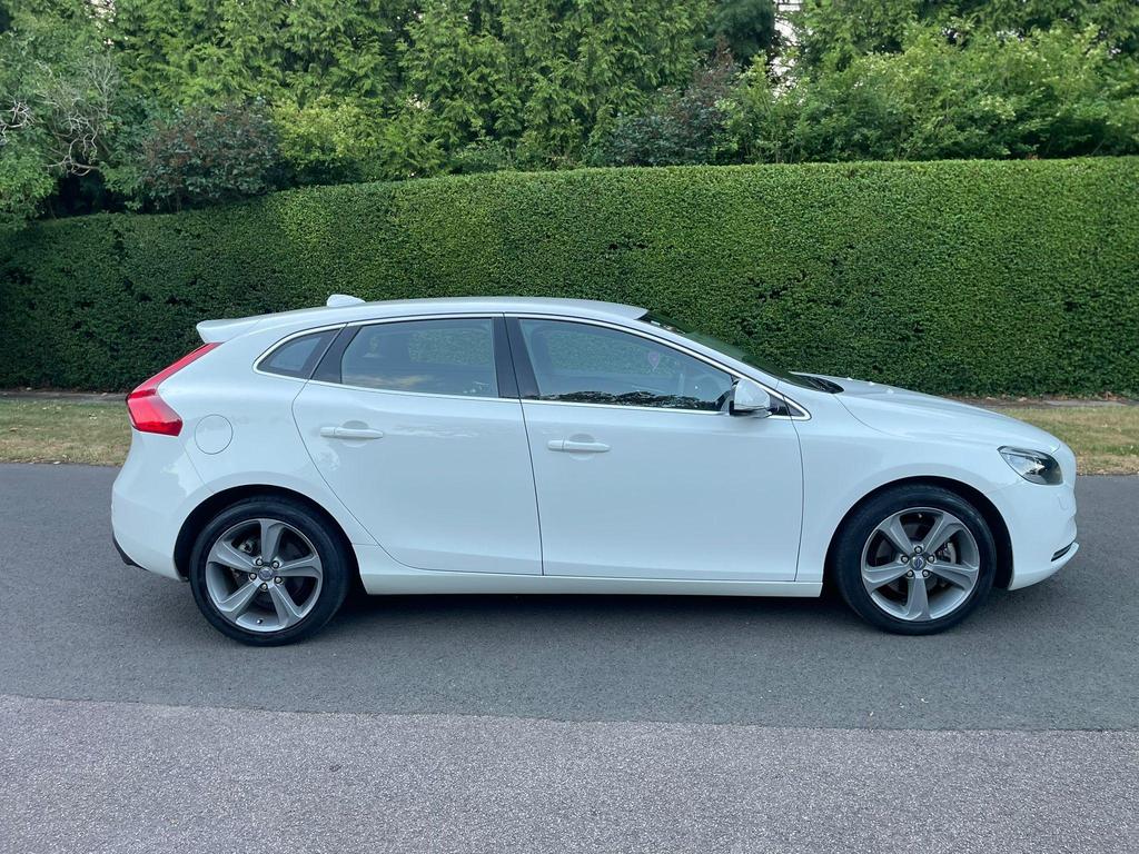 
								2013 Volvo V40 1.6L T4 SE Lux – £1380 full									