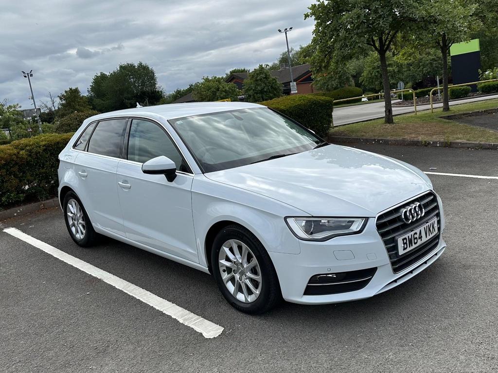 
								2014 Audi A3 1.4L TFSI CoD Sport Sportback S – £1600 full									
