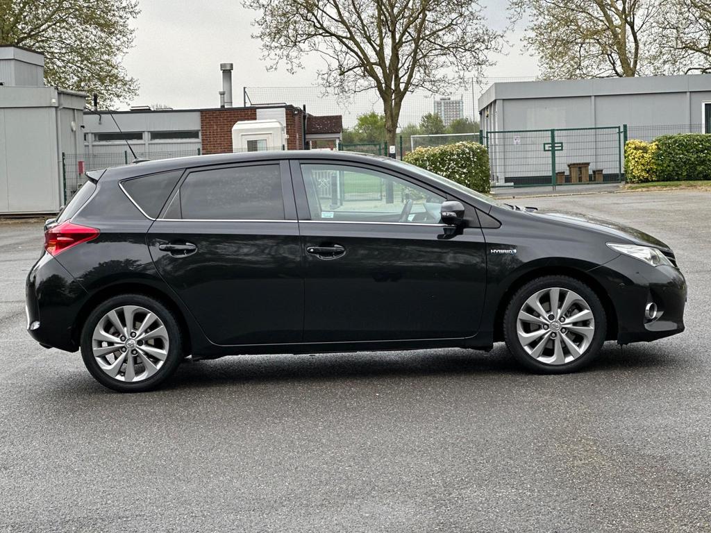 
								2014 Toyota Auris 1.8L VVT-h Petrol Hybrid – £1545 full									