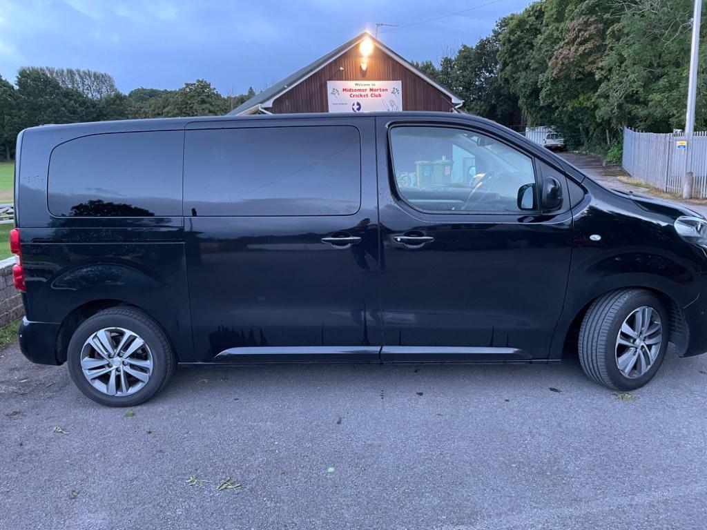 
								2017 Peugeot Traveller 2.0L BlueHDi Allure EAT6 MWB – £4300 full									