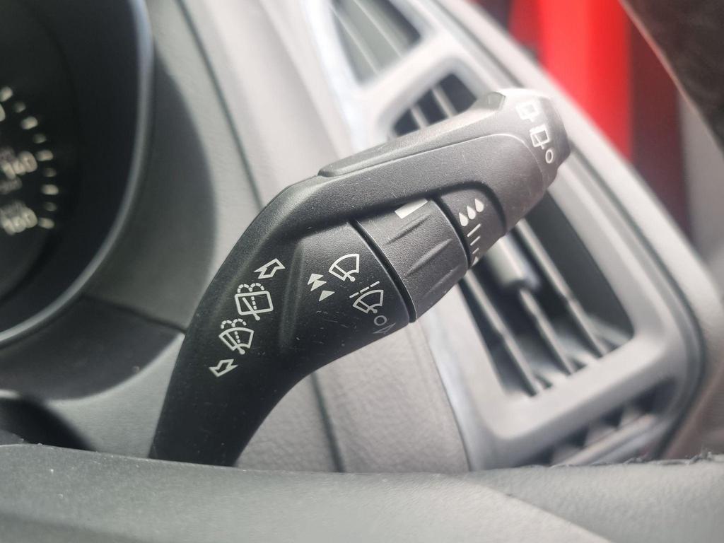 
								2016 Ford Focus 1.0T EcoBoost Zetec – £1645 full									