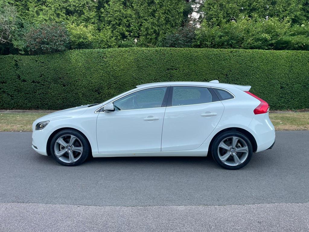 
								2013 Volvo V40 1.6L T4 SE Lux – £1380 full									