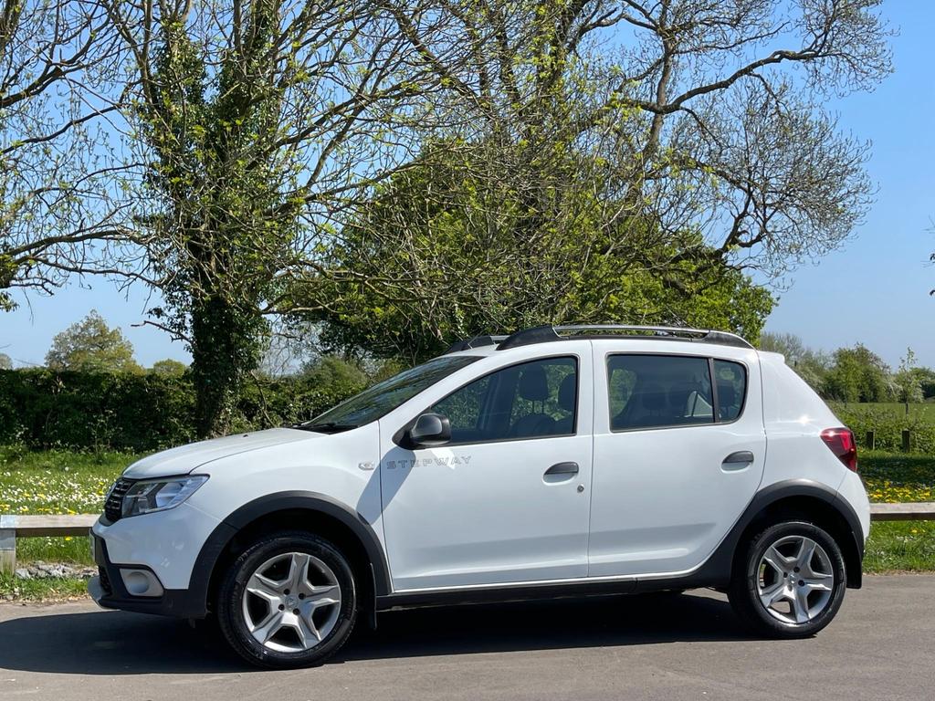 
								2017 Dacia Sandero Stepway 0.9L TCe Ambiance – £1350 full									