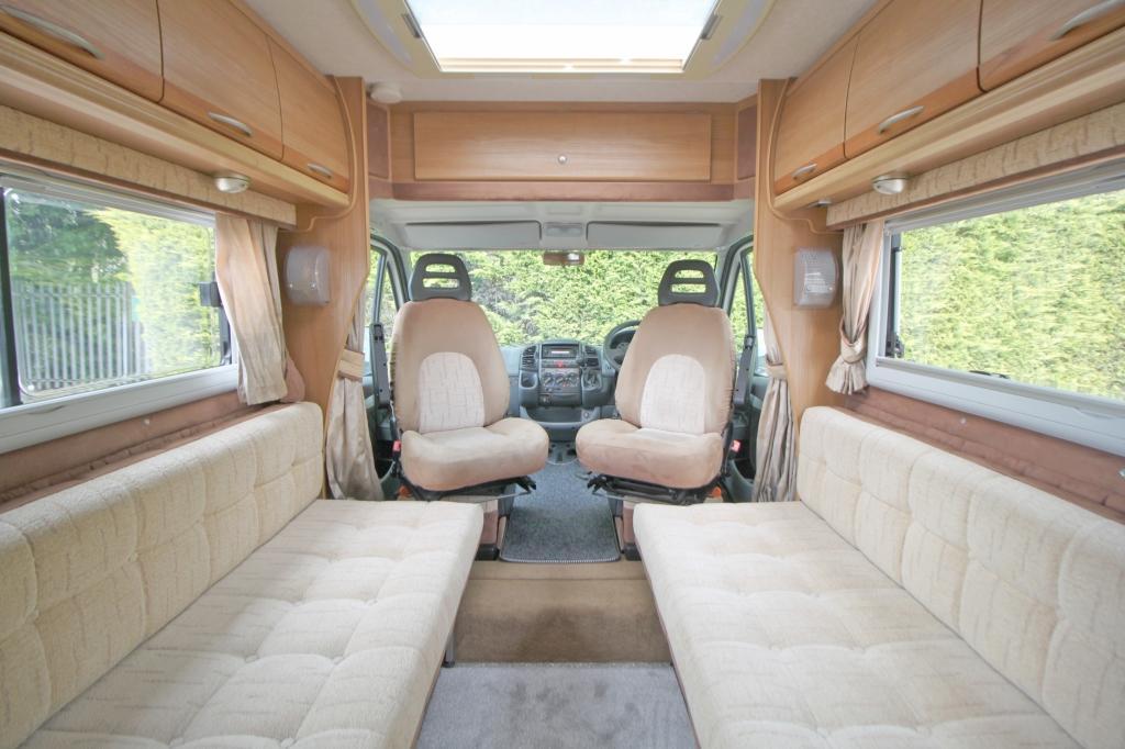 
								2005 Autocruise Starburst 2.2L HDI – £4400 full									