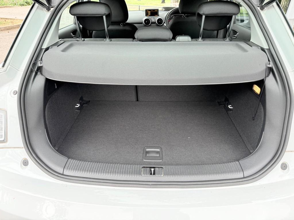 
								2014 Audi A1 1.4L TFSI Sport Sportback S – £1580 full									