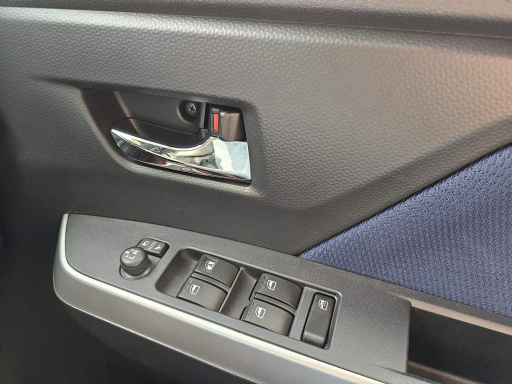 
								2017 Toyota Roomy 1.3L Turbo – £1600 full									