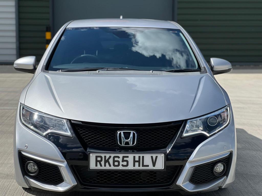 
								2015 Honda Civic 1.8L Petrol i-VTEC full									