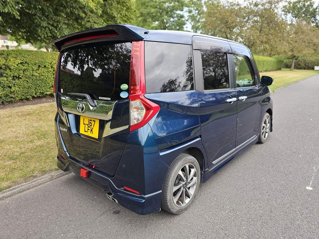 
								2017 Toyota Roomy 1.3L Turbo – £1600 full									