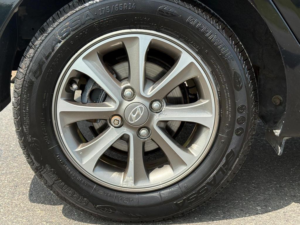 
								2015 Hyundai i10 1.0L Premium – £1250 full									