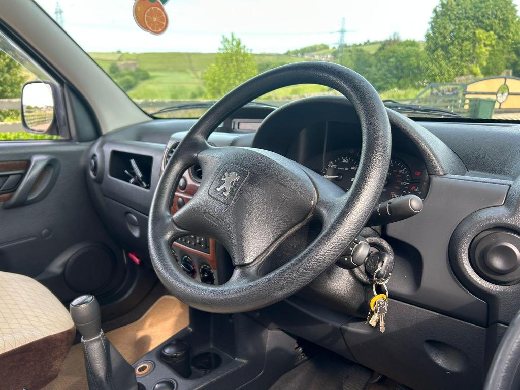 
								2005 Auto-Sleepers Mezan 2.0L HDI – £3700 full									