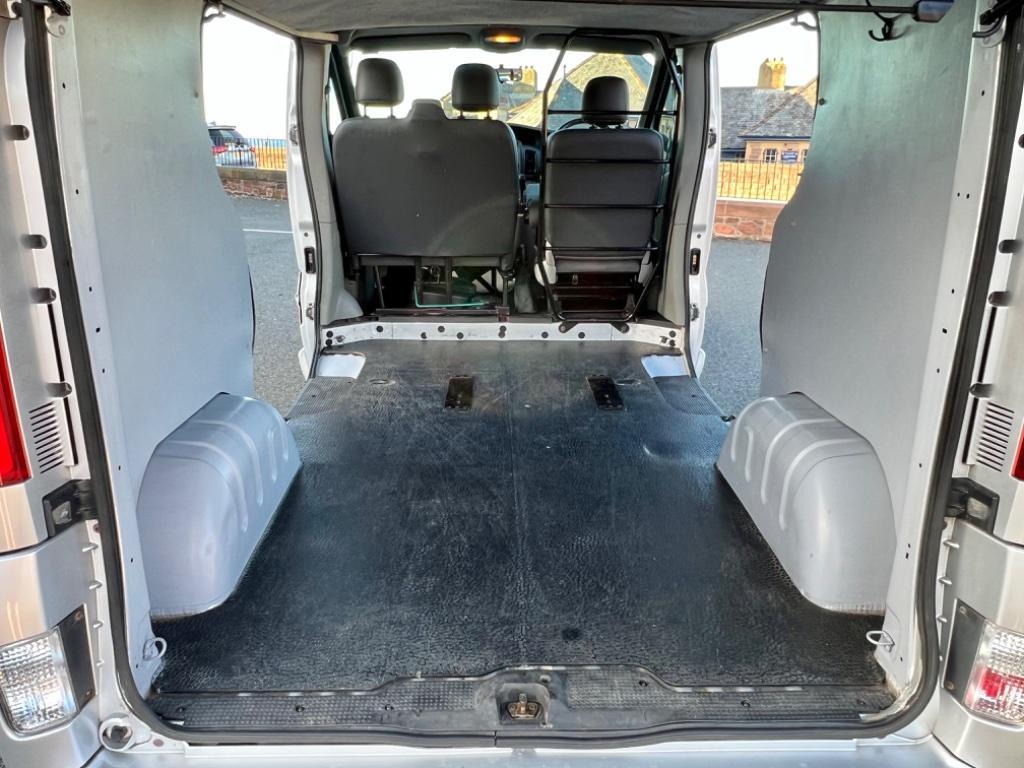 
								2011 Renault Trafic 2.0L dCi SL27 – £3150 full									