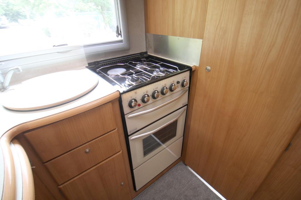 
								2005 Autocruise Starburst 2.2L HDI – £4400 full									