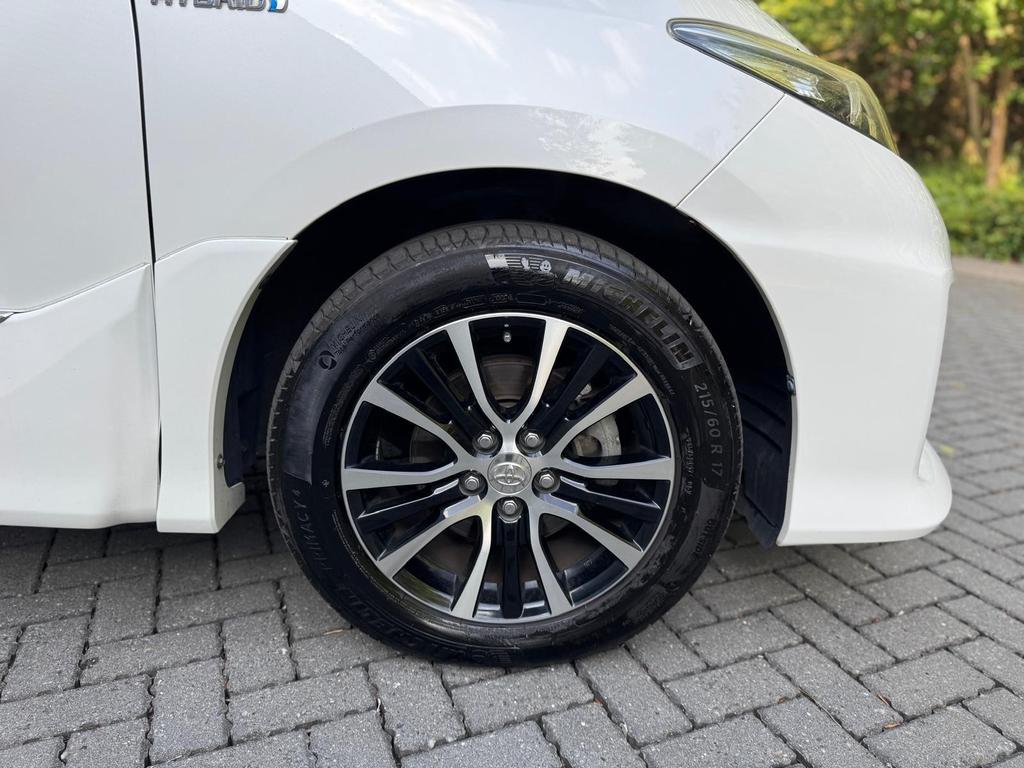 
								2013 Toyota Estima 2.4L Hybrid – £1600 full									