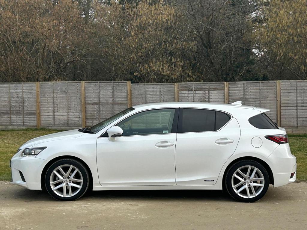 
								2014 Lexus CT 1.8L Hybrid – £1850 full									