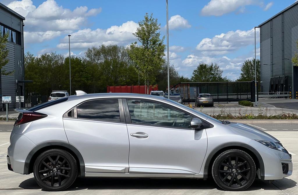 
								2015 Honda Civic 1.8L Petrol i-VTEC full									