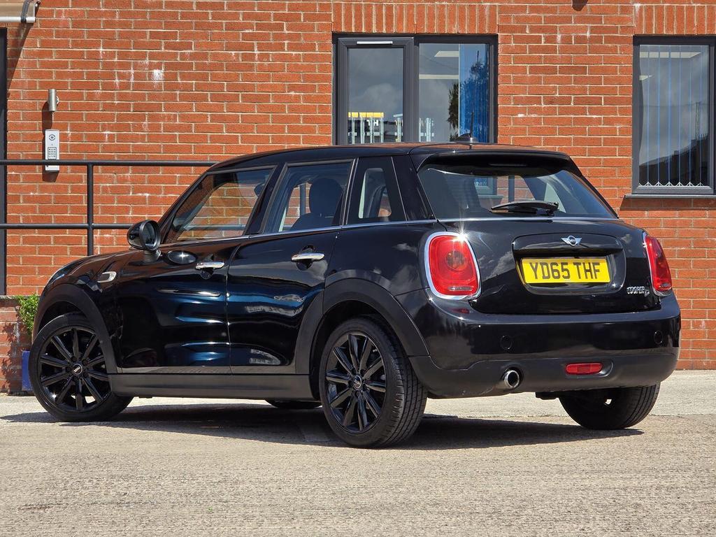 
								2015 MINI Hatch Cooper D 1.5L – £1680 full									