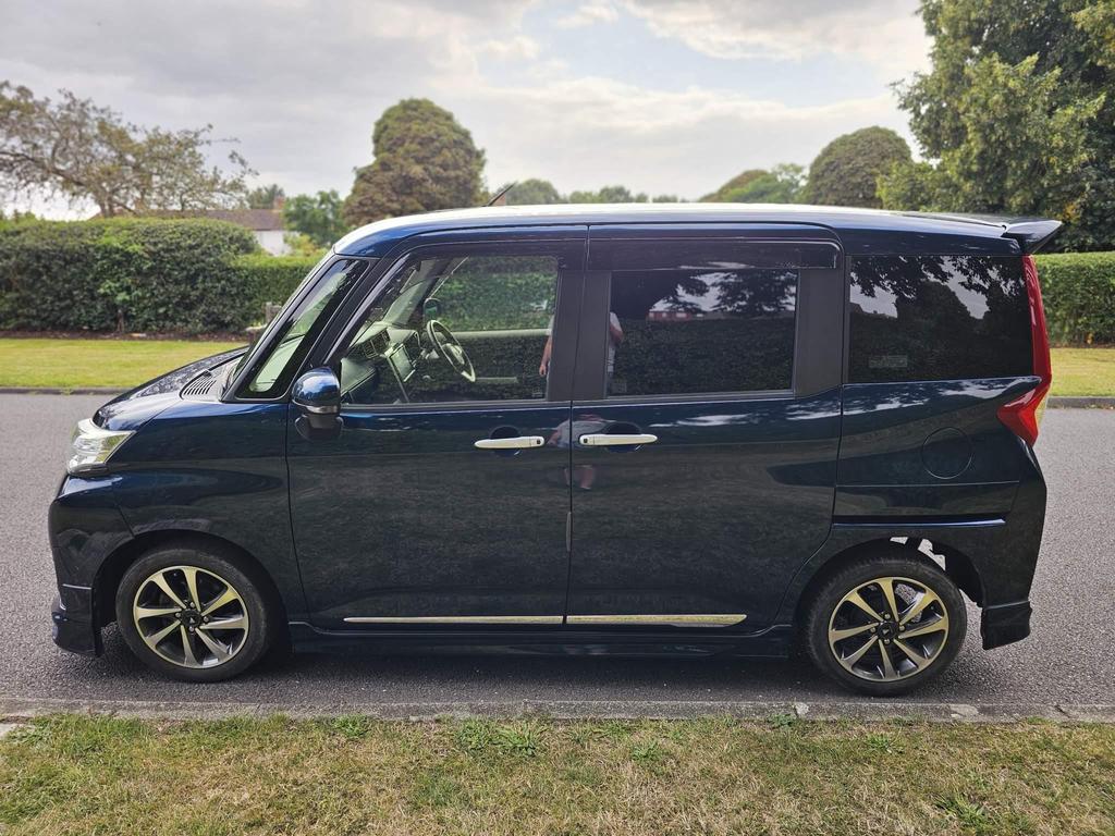 
								2017 Toyota Roomy 1.3L Turbo – £1600 full									