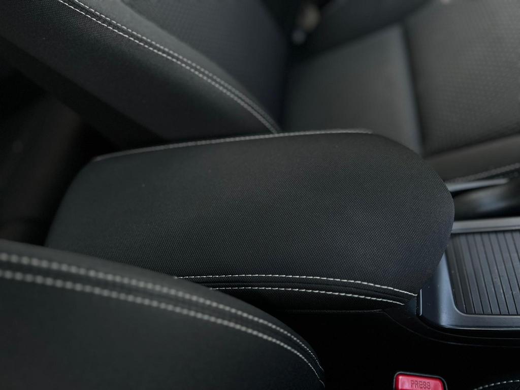 
								2015 Honda Civic 1.8L Petrol i-VTEC full									