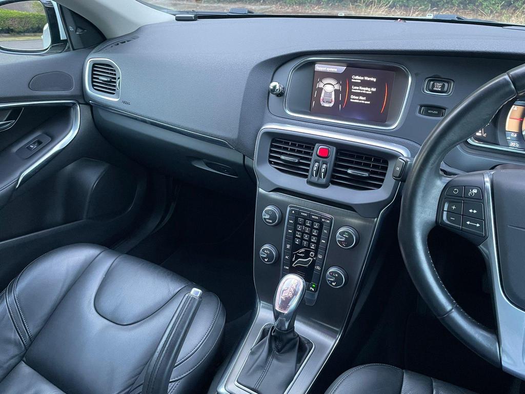 
								2013 Volvo V40 1.6L T4 SE Lux – £1380 full									