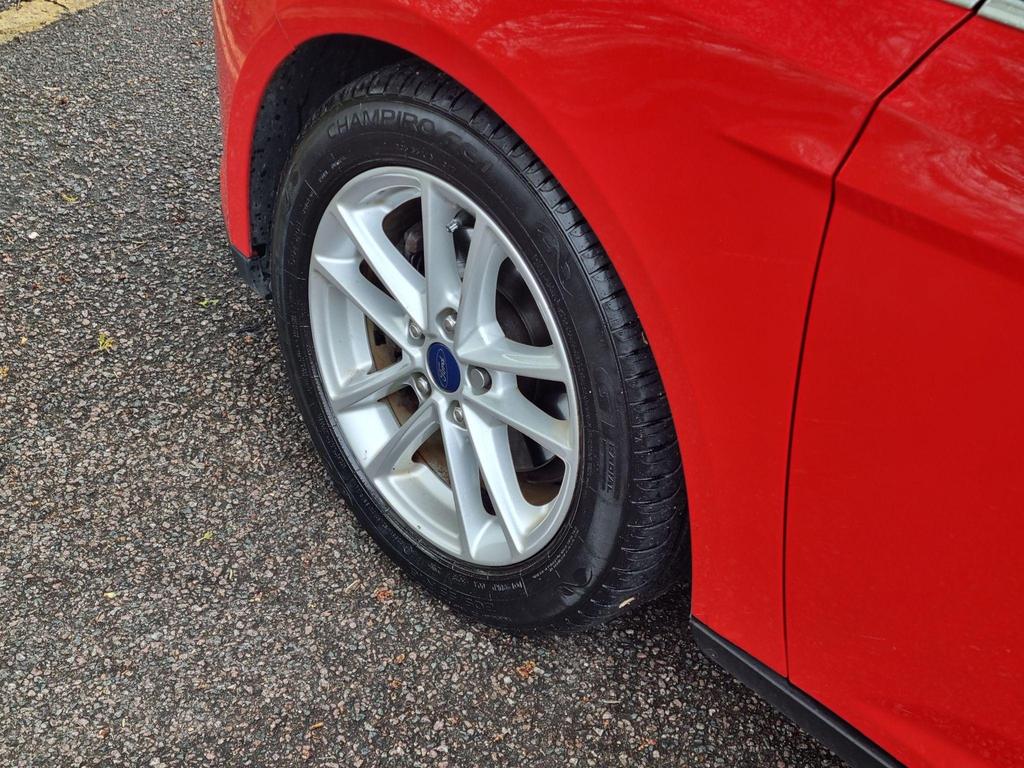 
								2016 Ford Focus 1.0T EcoBoost Zetec – £1645 full									