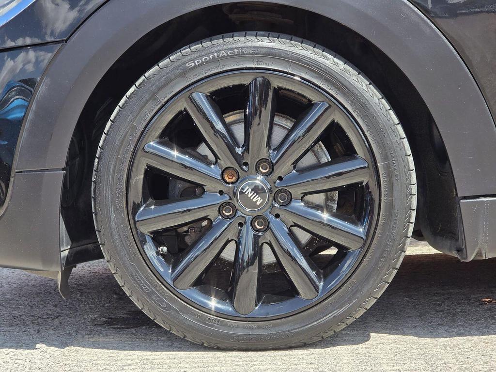 
								2015 MINI Hatch Cooper D 1.5L – £1680 full									