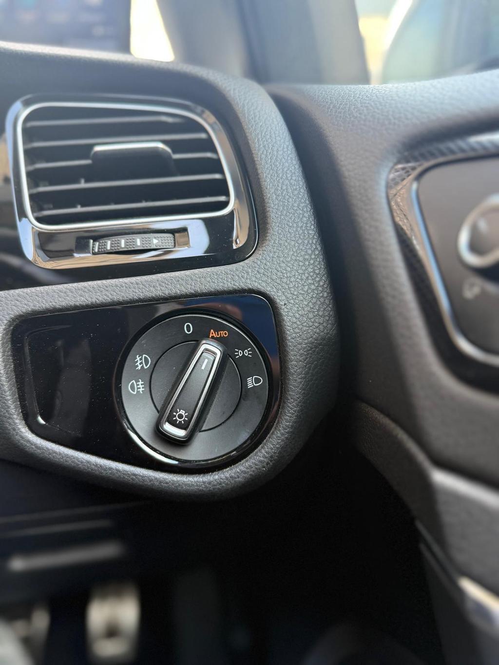 
								2013 Volkswagen Golf 1.4L TSI BlueMotion – £1500 full									