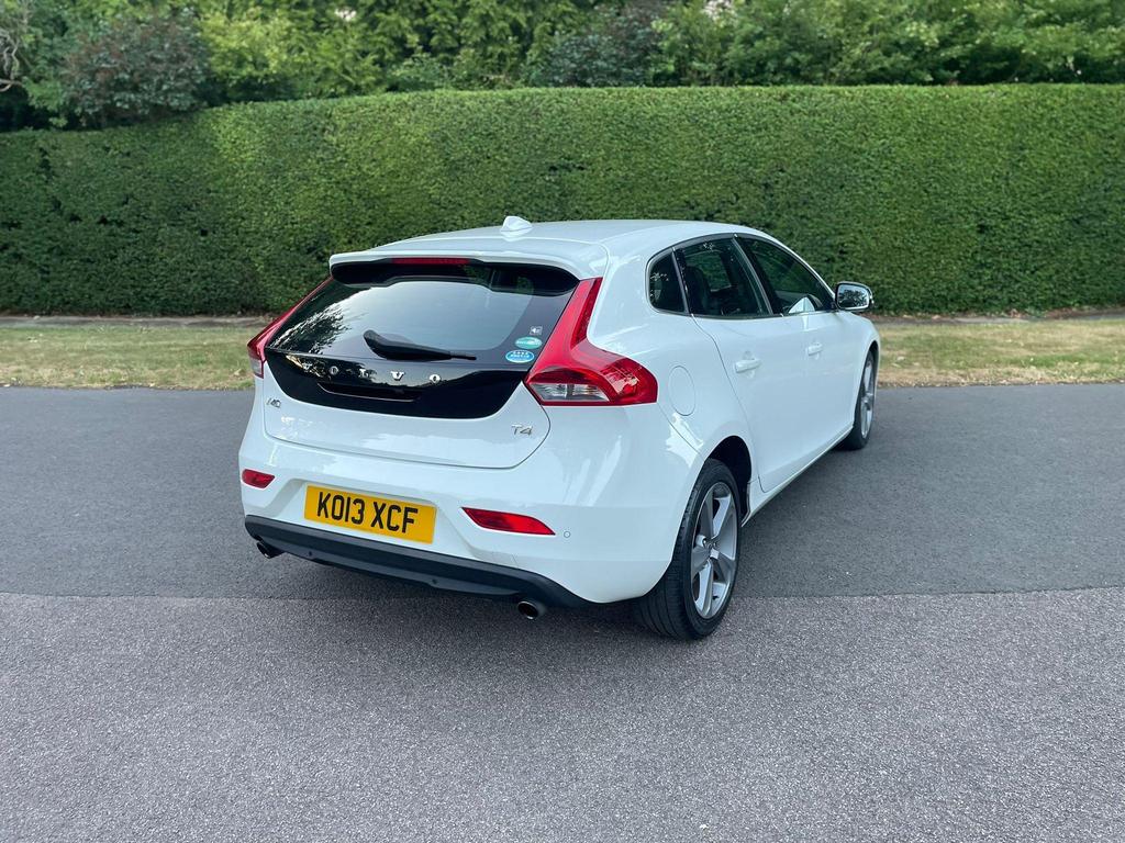 
								2013 Volvo V40 1.6L T4 SE Lux – £1380 full									