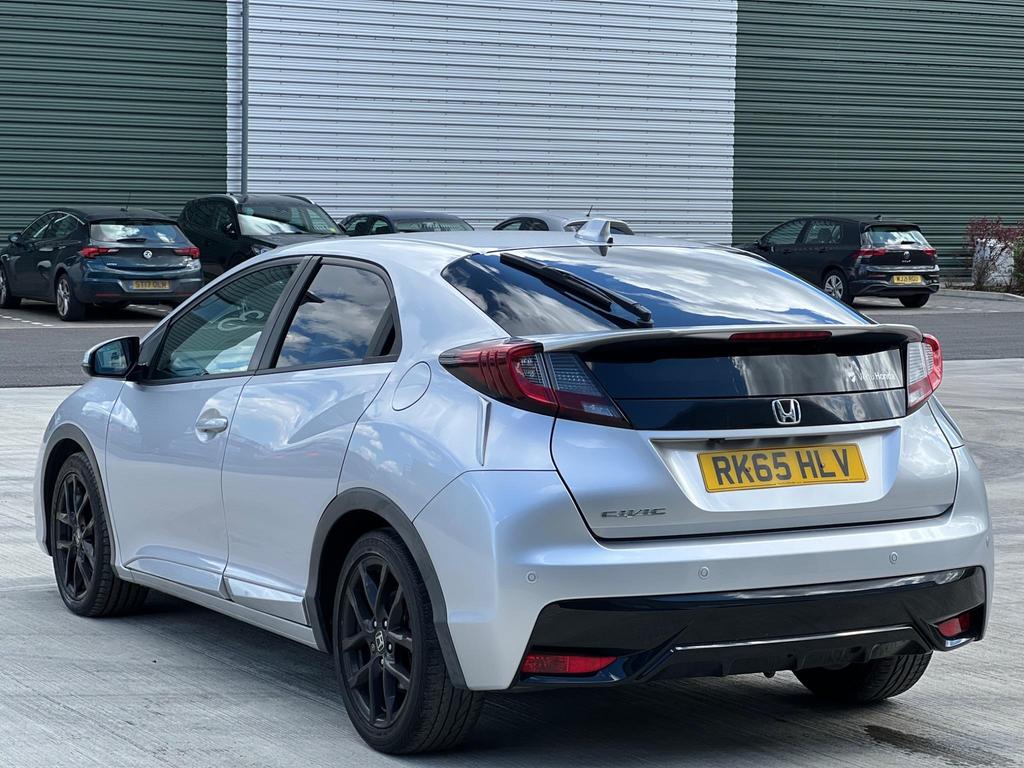 
								2015 Honda Civic 1.8L Petrol i-VTEC full									