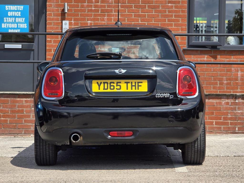 
								2015 MINI Hatch Cooper D 1.5L – £1680 full									
