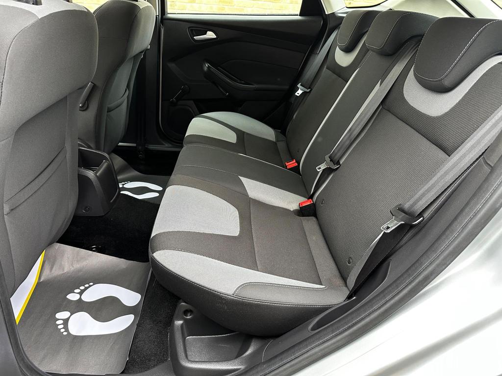 
								2012 Ford Focus 1.6L Zetec – £1295 full									