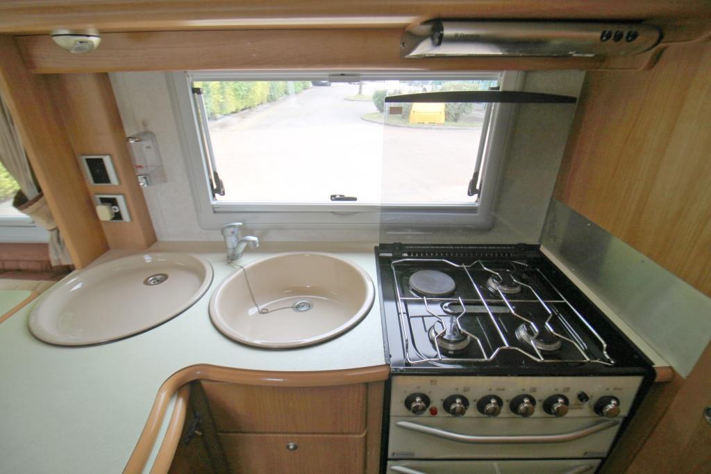 
								2005 Autocruise Starburst 2.2L HDI – £4400 full									