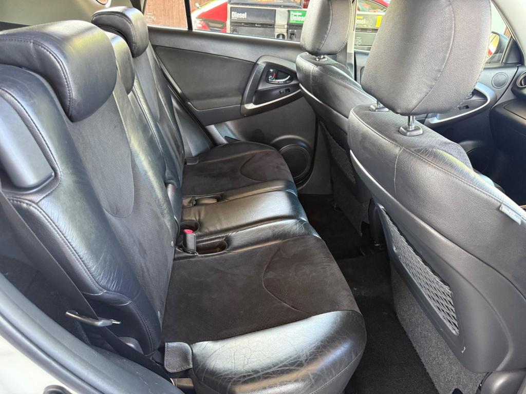 
								2011 Toyota RAV4 2.2L D-CAT SR – £1680 full									