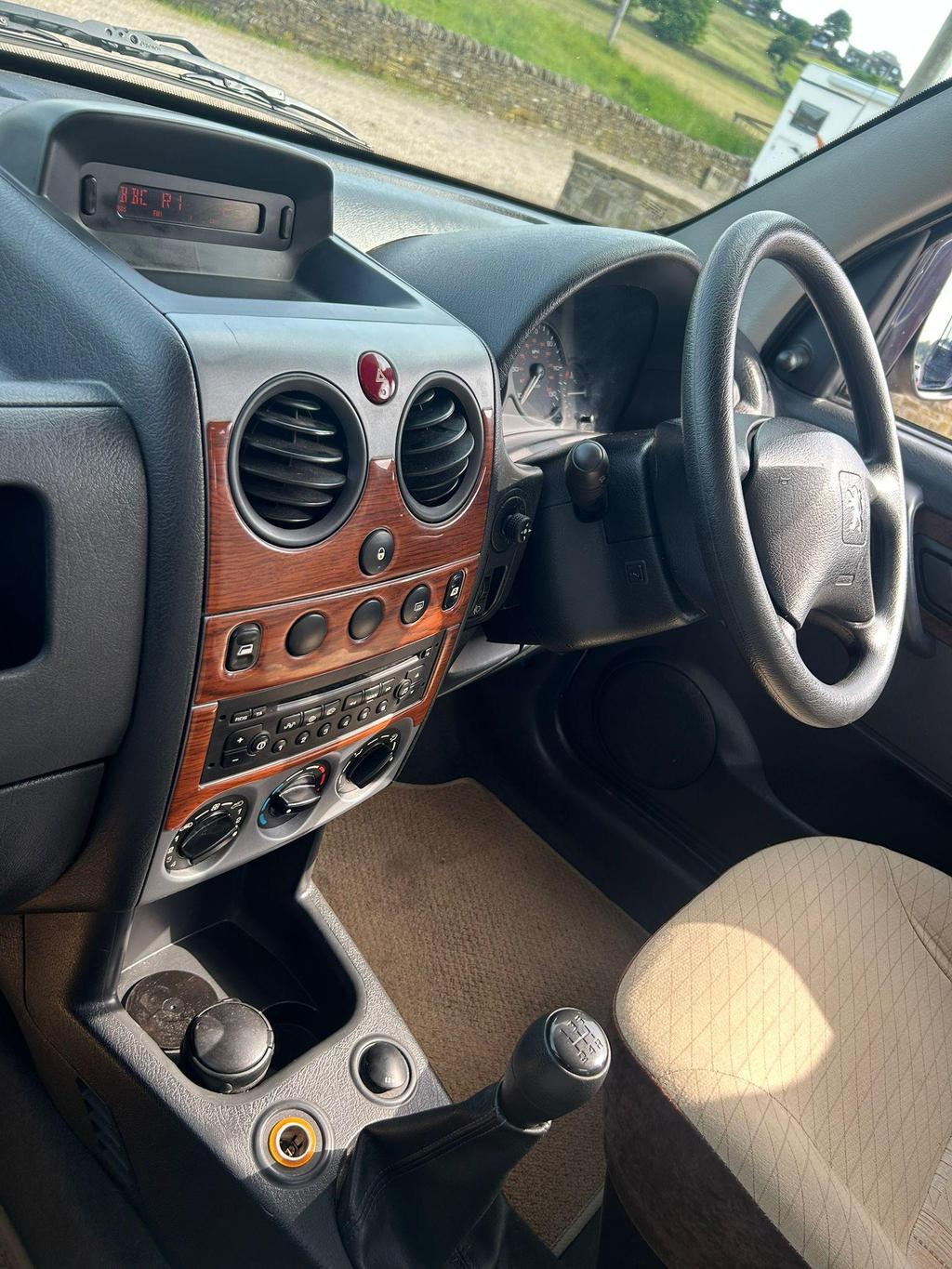 
								2005 Auto-Sleepers Mezan 2.0L HDI – £3700 full									