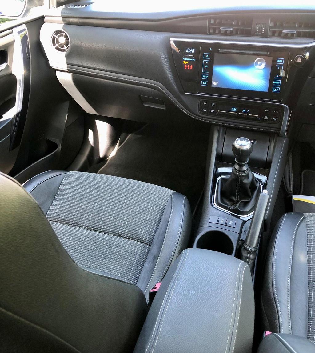 
								2016 Toyota Auris 1.2L VVT-i Excel – £1720 full									